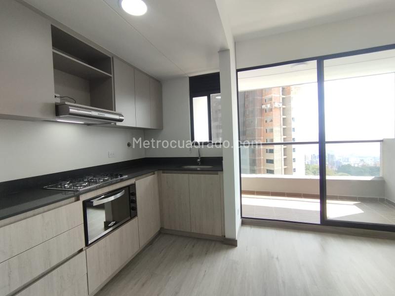 Apartamento Nuevo de 2 Alcobas con Balcón en Las Palmas Medellín