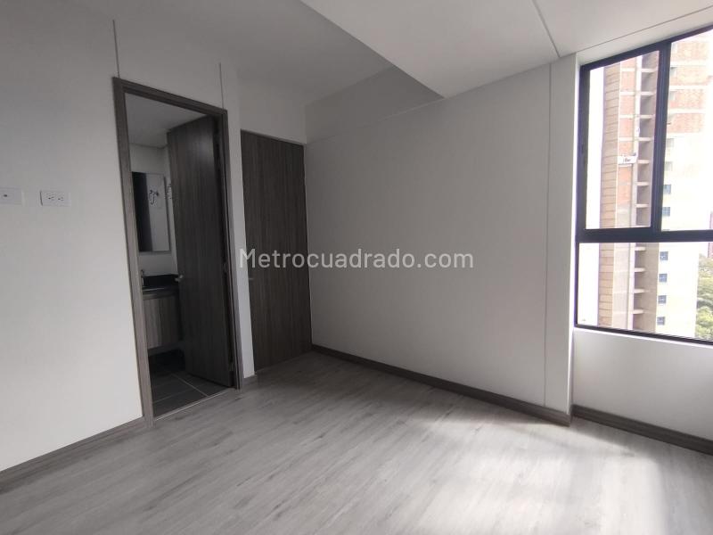 Apartamento Nuevo de 2 Alcobas con Balcón en Las Palmas Medellín - 2