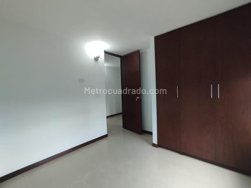 Apartamento Cómodo de 3 Alcobas en Loma de San Julián - 8