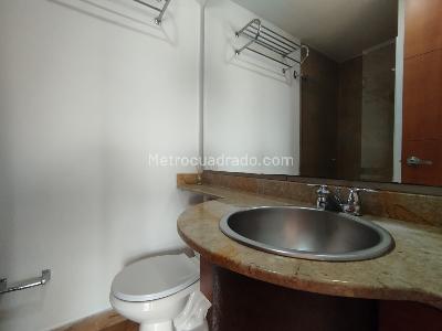Apartamento de 1 alcoba en arriendo en El Tesoro, Medellín, 54 m² · foto 2 de 17