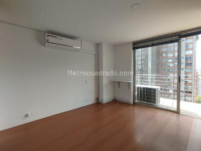 Apartamento de 1 alcoba en arriendo en El Tesoro, Medellín, 54 m² · foto 3 de 17