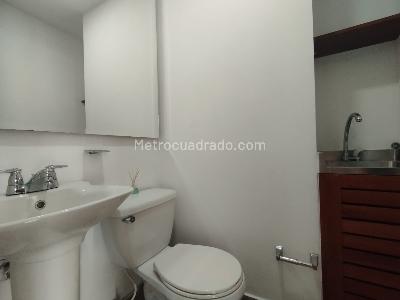 Apartamento de 1 alcoba en arriendo en El Tesoro, Medellín, 54 m² · foto 11 de 17