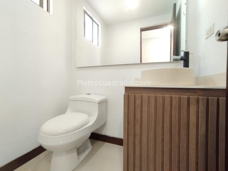 Spectacular 3-Level House in Loma del Atravesado - 5