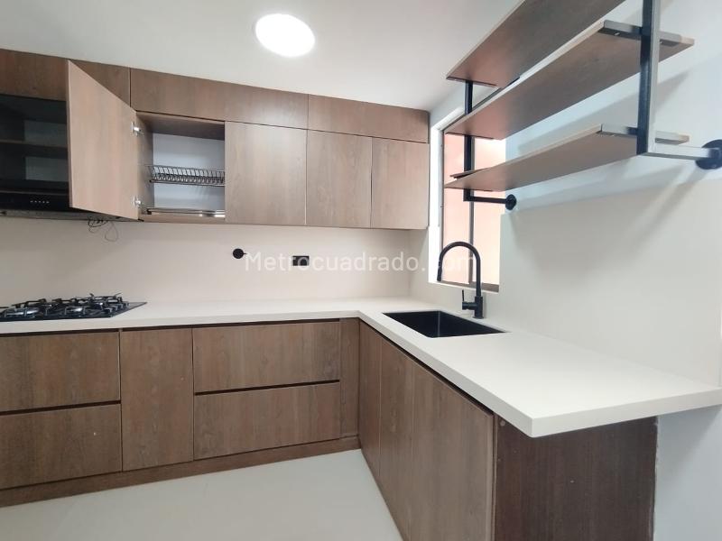 Spectacular 3-Level House in Loma del Atravesado - 6