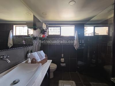 Apartamento de 3 alcobas en arriendo en Castropol, Medellín, 230 m² · foto 20 de 20
