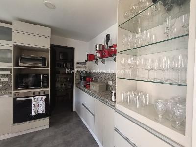 Apartamento de 3 alcobas en arriendo en Castropol, Medellín, 230 m² · foto 8 de 20