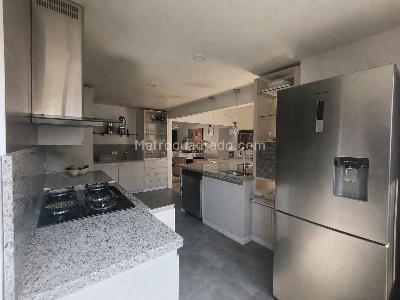 Apartamento de 3 alcobas en arriendo en Castropol, Medellín, 230 m² · foto 9 de 20