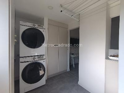 Apartamento de 3 alcobas en arriendo en Castropol, Medellín, 230 m² · foto 11 de 20
