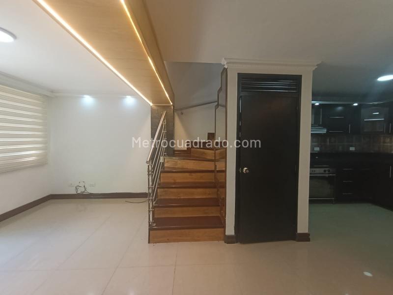 Casa Familiar de 3 Alcobas en La Loma de Los Bernal - 2