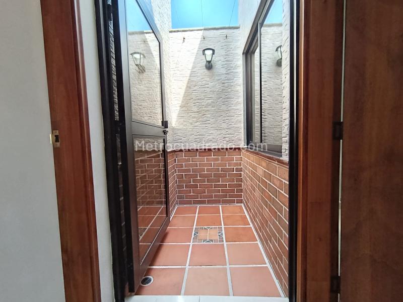 Apartamento de 2 Alcobas en La América con Portería 24/7 - 7