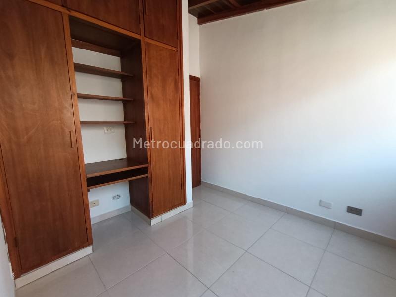Apartamento de 2 Alcobas en La América con Portería 24/7 - 8