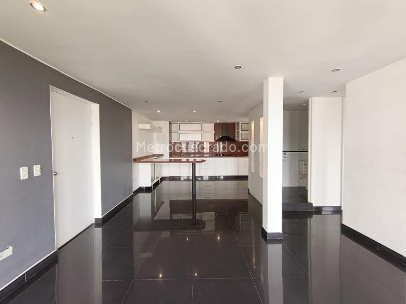 Modern 1BR Studio Apartment in Los Balsos, Medellín