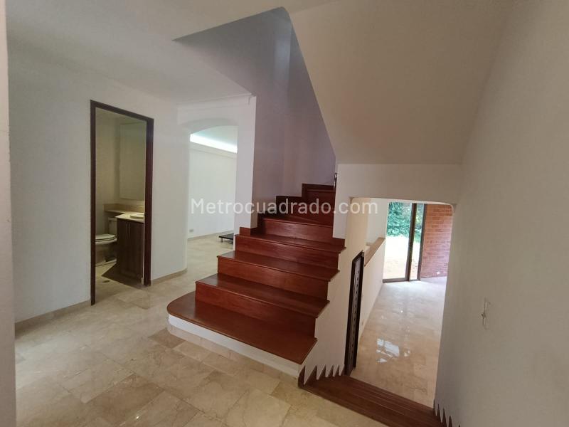 4BR House with Garden in Exclusive Los Balsos - 2