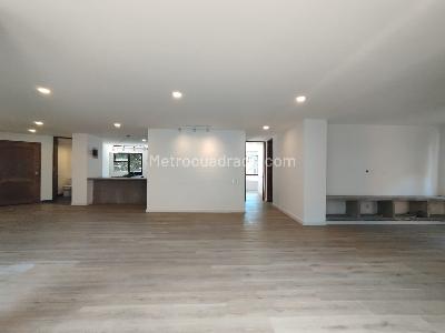 Apartamento de 2 alcobas en arriendo en El Tesoro, Medellín, 120 m² · foto 2 de 20