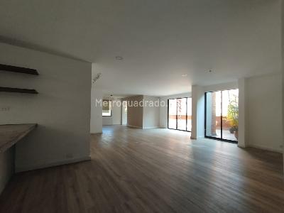 Apartamento de 2 alcobas en arriendo en El Tesoro, Medellín, 120 m² · foto 3 de 20