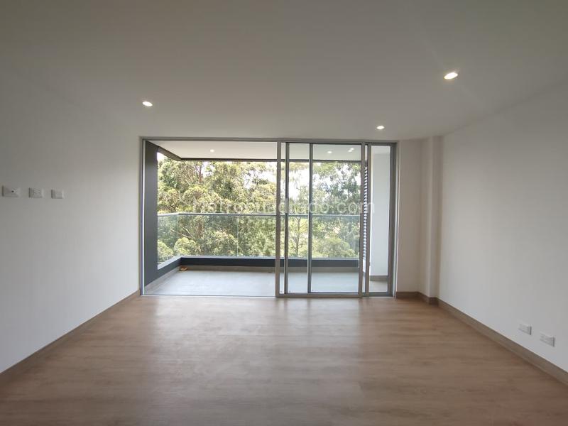 Apartamento moderno de 2 habitaciones en arriendo en El Porvenir - 2