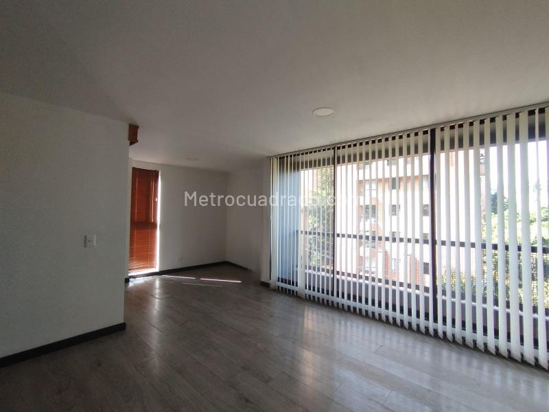 1BR Apartment in El Tesoro (75 m²) - 5