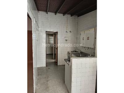 Casa de 3 alcobas en venta en Laureles, Medellín, 211 m² · foto 7 de 20