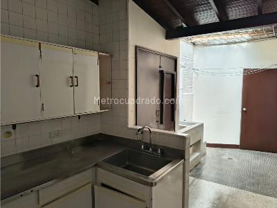 Casa de 3 alcobas en venta en Laureles, Medellín, 211 m² · foto 8 de 20