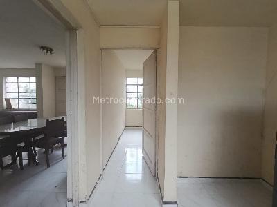 Casa de 5 alcobas en arriendo en San Joaquin Laureles, Medellín, 300 m² · foto 4 de 16