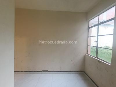 Casa de 5 alcobas en arriendo en San Joaquin Laureles, Medellín, 300 m² · foto 6 de 16
