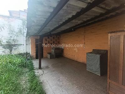 Casa de 5 alcobas en arriendo en San Joaquin Laureles, Medellín, 300 m² · foto 8 de 16