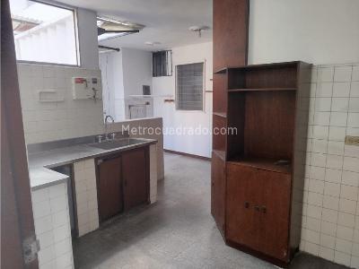 Apartamento de 3 alcobas en venta en Laureles, Medellín, 137 m² · foto 3 de 20