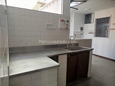 Apartamento de 3 alcobas en venta en Laureles, Medellín, 137 m² · foto 4 de 20