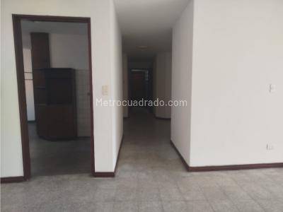 Apartamento de 3 alcobas en venta en Laureles, Medellín, 137 m² · foto 10 de 20