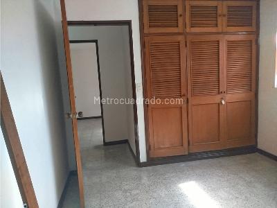 Apartamento de 3 alcobas en venta en Laureles, Medellín, 137 m² · foto 13 de 20