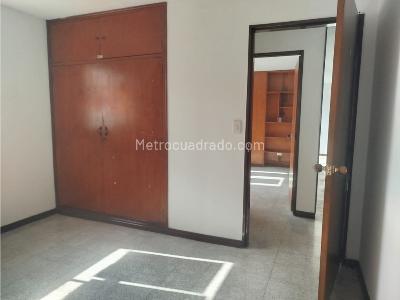 Apartamento de 3 alcobas en venta en Laureles, Medellín, 137 m² · foto 14 de 20
