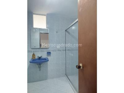 Apartamento de 3 alcobas en venta en Laureles, Medellín, 137 m² · foto 16 de 20