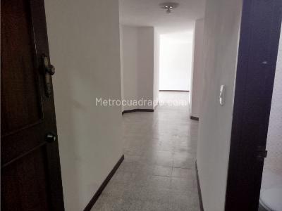 Apartamento de 3 alcobas en venta en Laureles, Medellín, 137 m² · foto 18 de 20