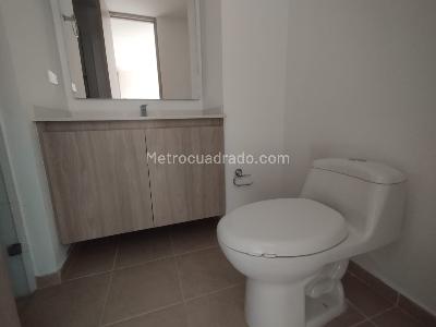 Apartamento de 2 alcobas en arriendo en El Chingui, Envigado, 74 m² · foto 10 de 13