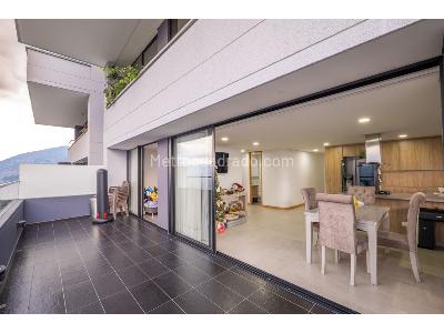 Apartamento de 3 alcobas en venta en El Poblado, Medellín, 92 m² · foto 2 de 20