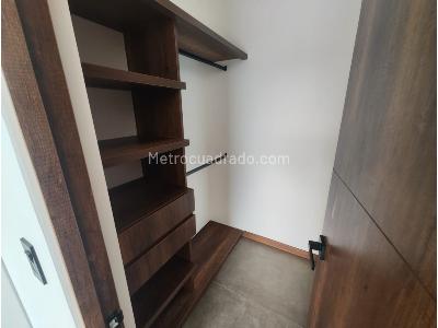 Apartaestudio en venta en El Poblado, Medellín, 48 m² · foto 7 de 18