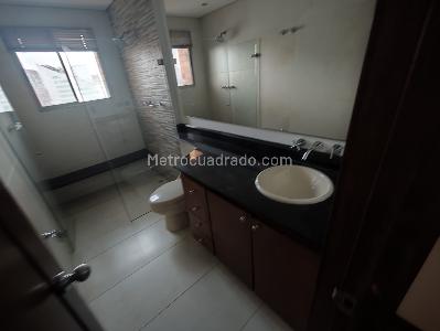 Apartamento de 3 alcobas en arriendo en La Florida El Poblado, Medellín, 176 m² · foto 11 de 20