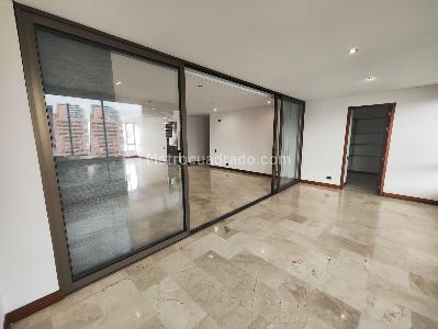 Apartamento de 3 alcobas en arriendo en La Florida El Poblado, Medellín, 176 m² · foto 3 de 20