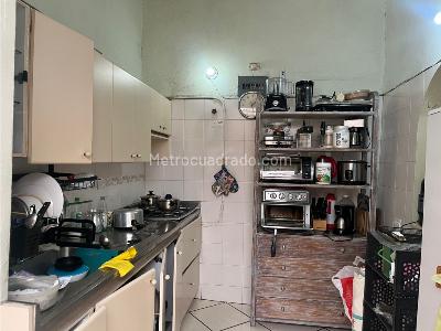 Casa de 5 alcobas en venta en La Milagrosa, Medellín, 164 m² · foto 3 de 16