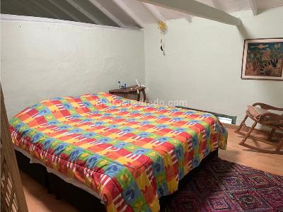 Casa de 5 alcobas en venta en La Milagrosa, Medellín, 164 m² · foto 5 de 16