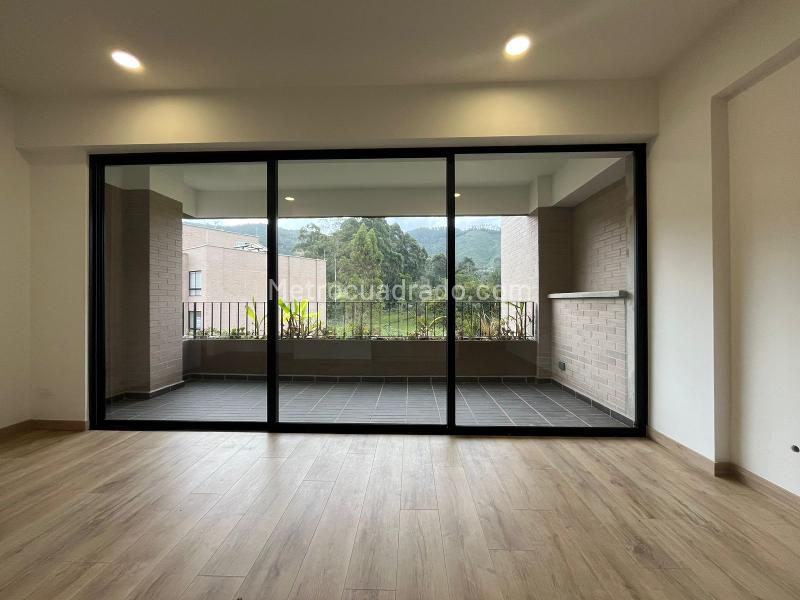 2BR Apartment in El Retiro (68 m²) - 2