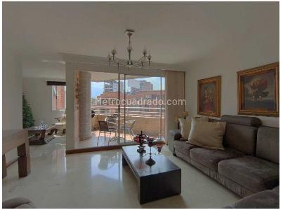 Apartamento de 3 alcobas en venta en Las Acacias, Medellín, 133 m² · foto 3 de 16