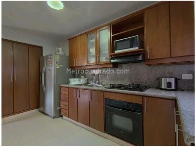 Apartamento de 3 alcobas en venta en Las Acacias, Medellín, 133 m² · foto 6 de 16