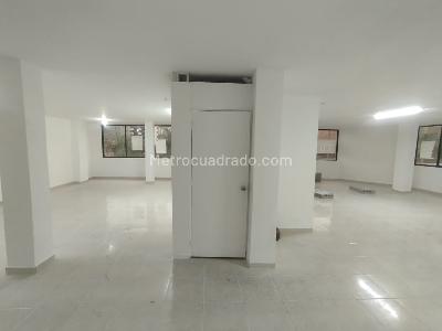 Retail space for rent in Manchester, Bello