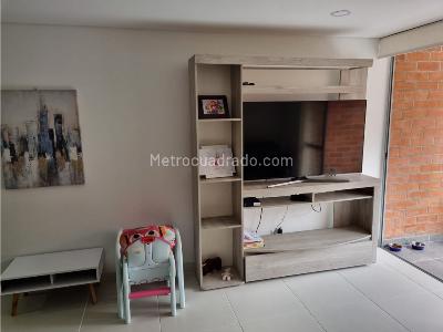 Apartamento de 3 alcobas en venta en El Chingui, Envigado, 74 m² · foto 2 de 8
