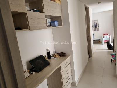 Apartamento de 3 alcobas en venta en El Chingui, Envigado, 74 m² · foto 4 de 8