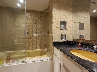 Apartamento de 3 alcobas en arriendo en La Florida El Poblado, Medellín, 240 m² · foto 17 de 20