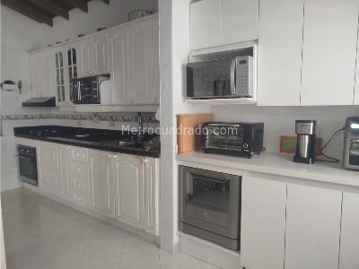 Apartamento en venta en El Nogal, Medellín · foto 12 de 20