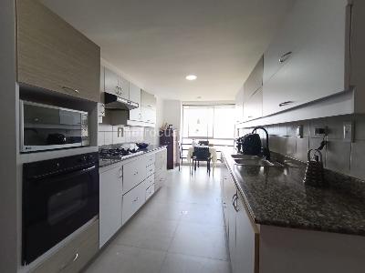 Apartamento de 3 alcobas en arriendo en La Calera, Medellín, 238 m² · foto 13 de 20