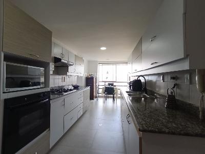 Apartamento de 3 alcobas en arriendo en La Calera, Medellín, 238 m² · foto 14 de 20